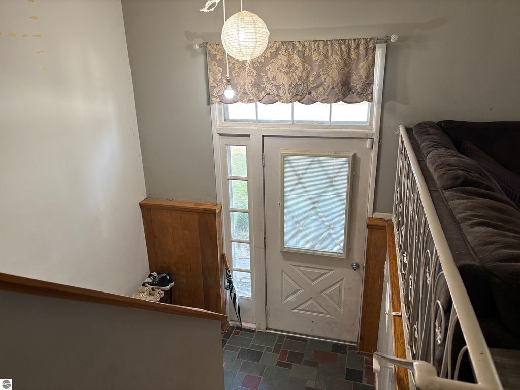 Image 12 of property listing at 250 Purdy Drive, Alma, MI 48801