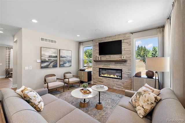 499 Cannonade Loop, Howell, MI 48843