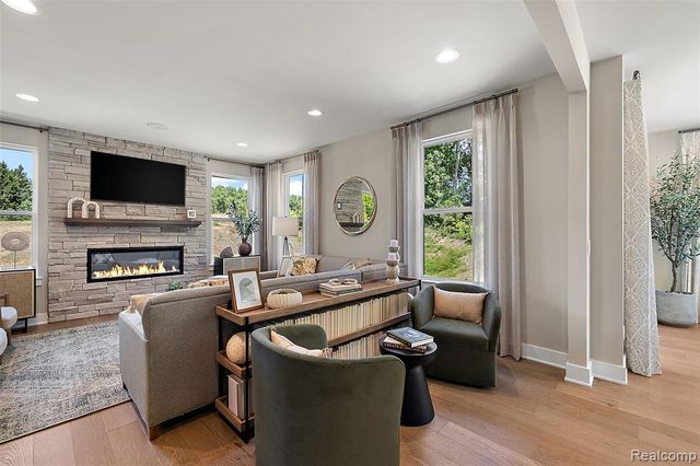 499 Cannonade Loop, Howell, MI 48843