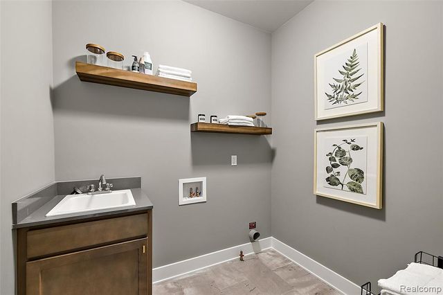 499 Cannonade Loop, Howell, MI 48843