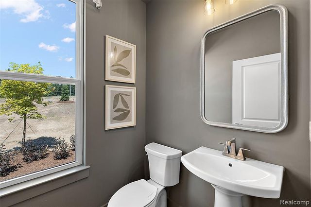 499 Cannonade Loop, Howell, MI 48843