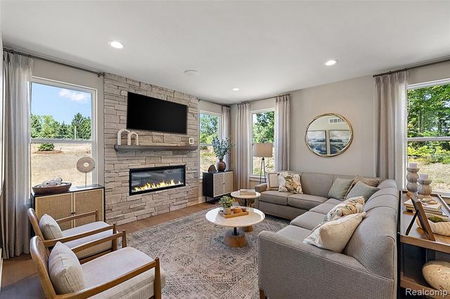 499 Cannonade Loop, Howell, MI 48843