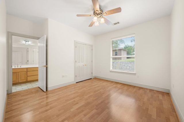 509 Meadow Oaks DR, Dripping Springs, TX 78620