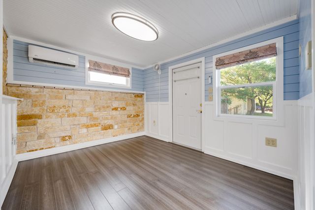 509 Meadow Oaks DR, Dripping Springs, TX 78620