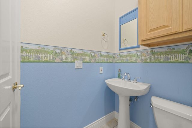 509 Meadow Oaks DR, Dripping Springs, TX 78620