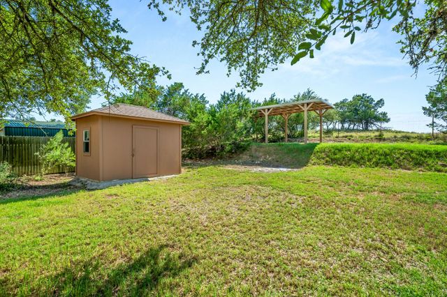 509 Meadow Oaks DR, Dripping Springs, TX 78620