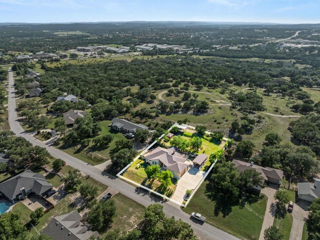 509 Meadow Oaks DR, Dripping Springs, TX 78620