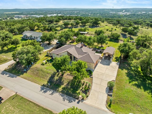 509 Meadow Oaks DR, Dripping Springs, TX 78620