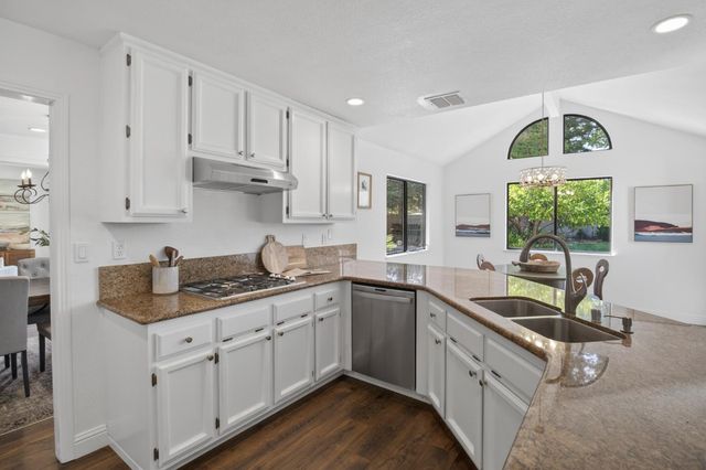 427 Taggert Ct, Roseville, CA 95678