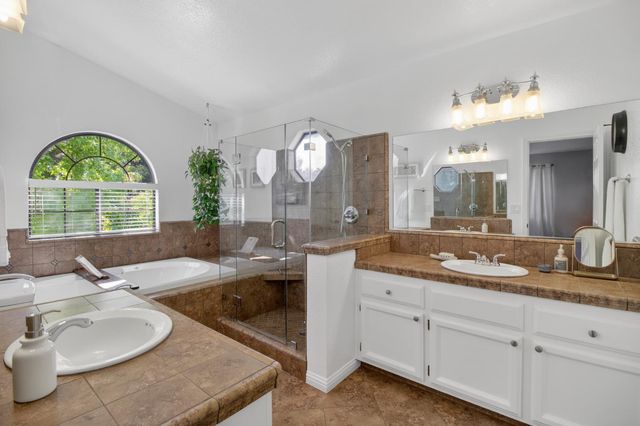 427 Taggert Ct, Roseville, CA 95678