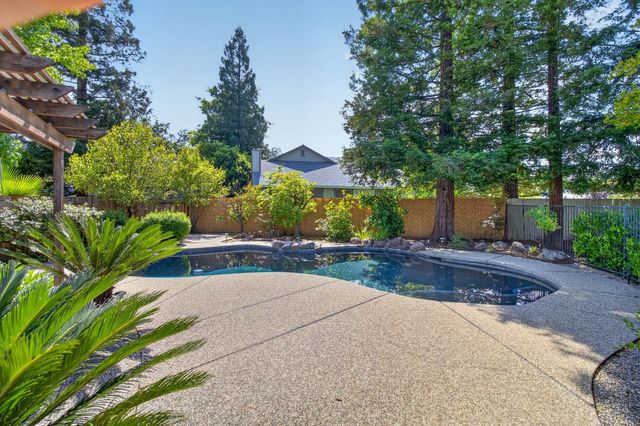 427 Taggert Ct, Roseville, CA 95678