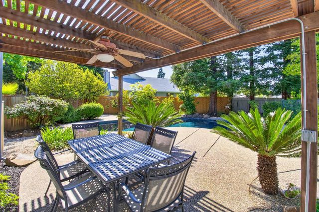 427 Taggert Ct, Roseville, CA 95678