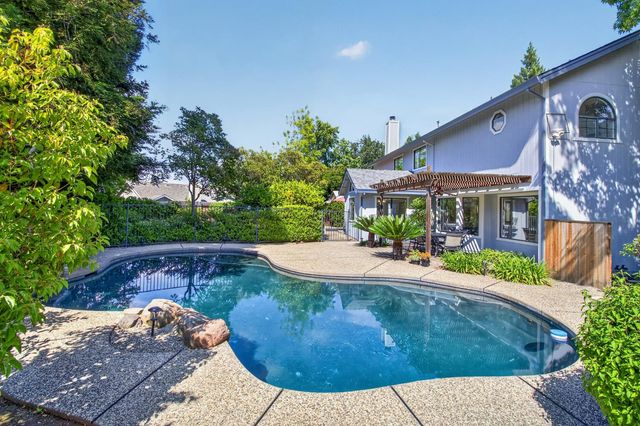 427 Taggert Ct, Roseville, CA 95678