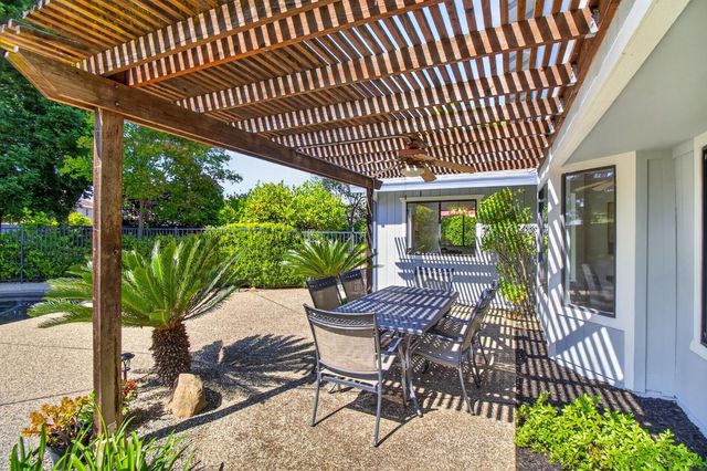 427 Taggert Ct, Roseville, CA 95678