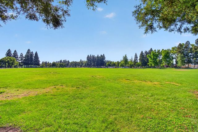 427 Taggert Ct, Roseville, CA 95678