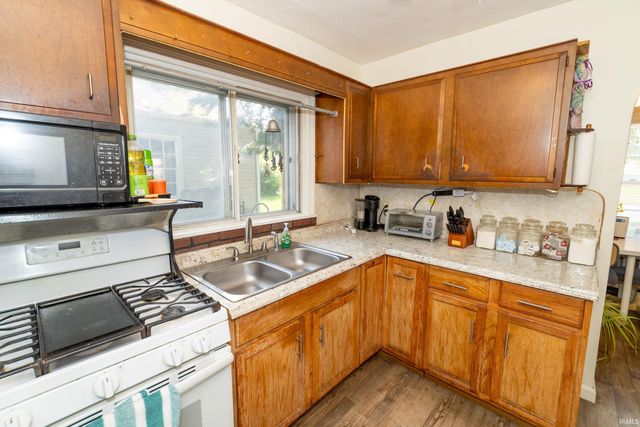 411 Donmoyer Avenue, South Bend, IN 46614