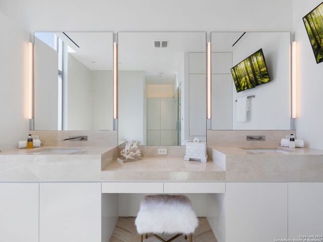 4242 Broadway Apt 2001, San Antonio, TX 78209