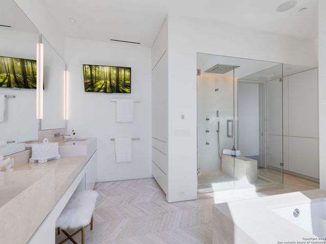 4242 Broadway Apt 2001, San Antonio, TX 78209