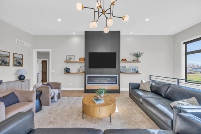 6720 Caldwell Lane NE, Cedar Rapids, IA 52411