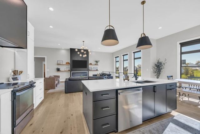 6720 Caldwell Lane NE, Cedar Rapids, IA 52411