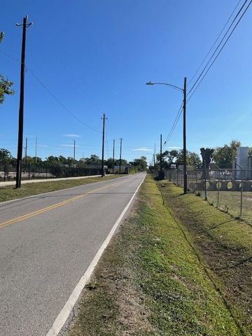 5606 Creekmont Drive, Houston, TX 77091