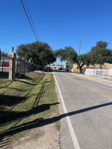 5606 Creekmont Drive, Houston, TX 77091