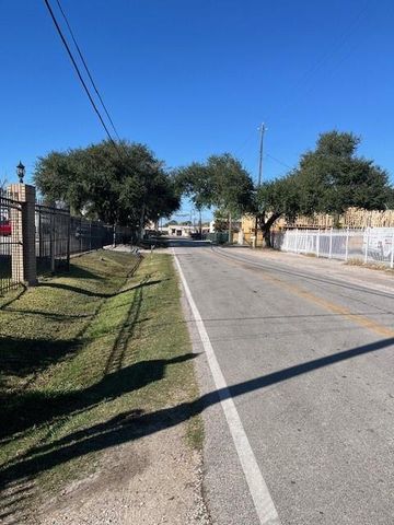 5606 Creekmont Drive, Houston, TX 77091