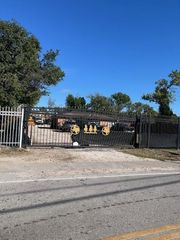 5606 Creekmont Drive, Houston, TX 77091