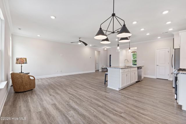 162 Autumn Breeze Lane NE, Bolivia, NC 28422