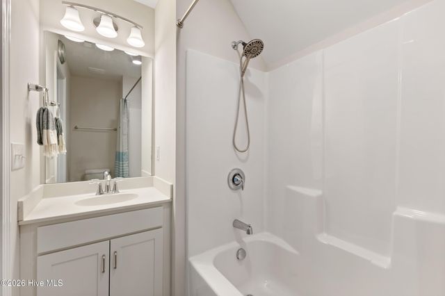 162 Autumn Breeze Lane NE, Bolivia, NC 28422
