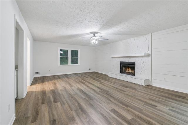 330 Benjamin Circle, Fayetteville, GA 30214