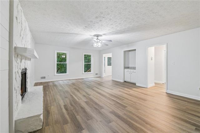 330 Benjamin Circle, Fayetteville, GA 30214