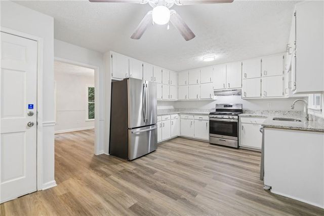 330 Benjamin Circle, Fayetteville, GA 30214