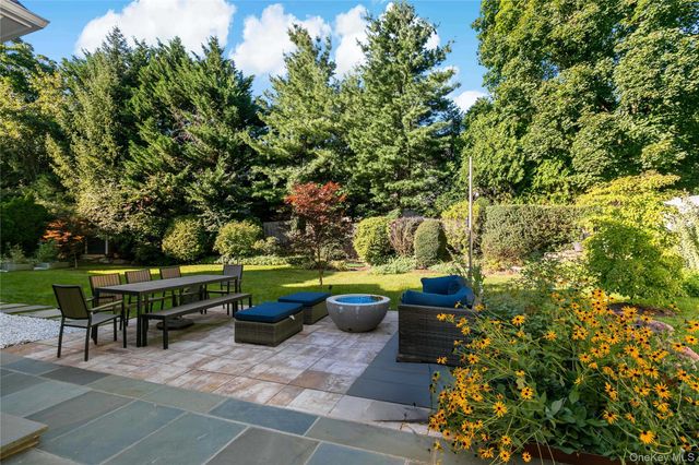 1 Stoneleigh Close, Scarsdale, NY 10583