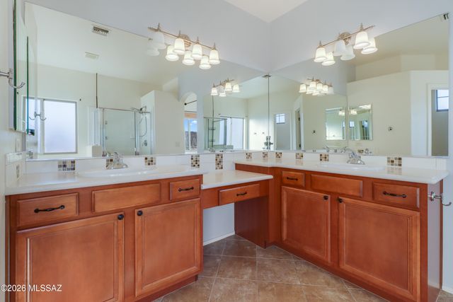 86 E Calle Trona, Green Valley, AZ 85614