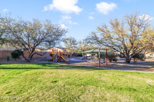 86 E Calle Trona, Green Valley, AZ 85614