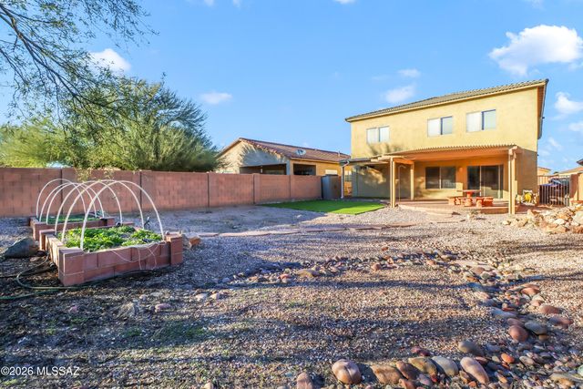 86 E Calle Trona, Green Valley, AZ 85614