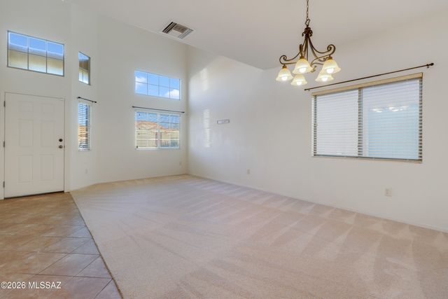 86 E Calle Trona, Green Valley, AZ 85614