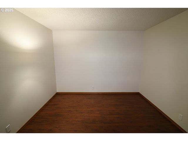 10322 Sw TRAPPER Ter, Beaverton, OR 97008