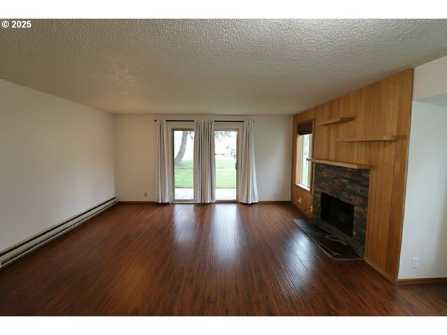 10322 Sw TRAPPER Ter, Beaverton, OR 97008