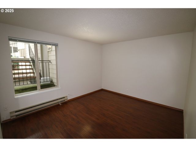 10322 Sw TRAPPER Ter, Beaverton, OR 97008