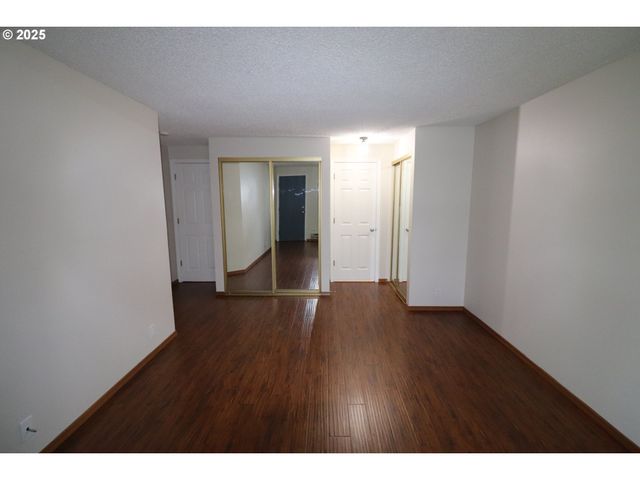 10322 Sw TRAPPER Ter, Beaverton, OR 97008