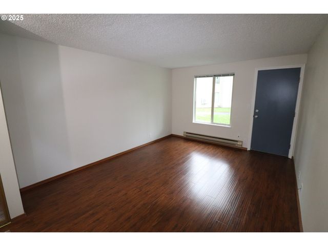 10322 Sw TRAPPER Ter, Beaverton, OR 97008