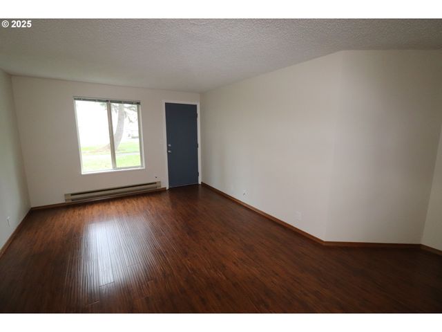 10322 Sw TRAPPER Ter, Beaverton, OR 97008