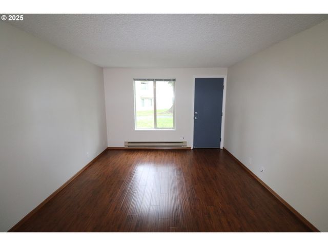 10322 Sw TRAPPER Ter, Beaverton, OR 97008