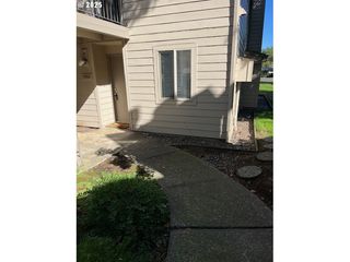 10322 Sw TRAPPER Ter, Beaverton, OR 97008
