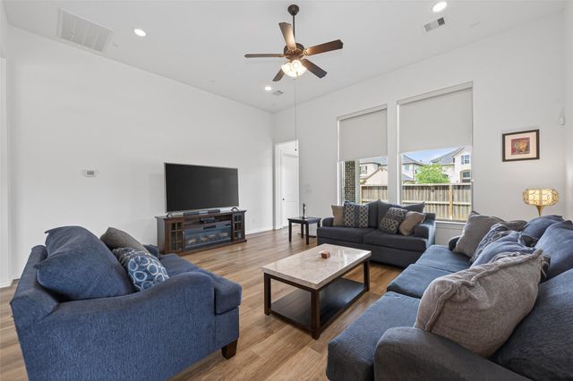 20802 Mirror Point Drive, Cypress, TX 77433