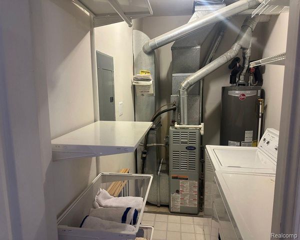 7 GEORGETOWN, Dearborn, MI 48126