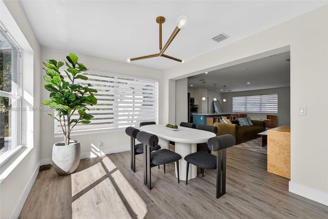 190 NE 173rd St, Miami, FL 33162