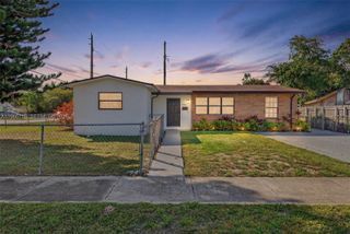 190 NE 173rd St, Miami, FL 33162